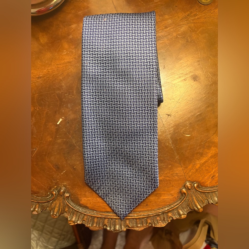 Banana Republic Navy and White Geometric Tie